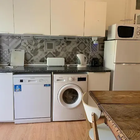 As A Local! Santos Historical Iii Guest house Lisbon
